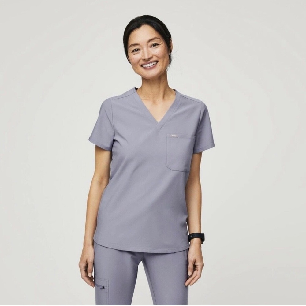 Figs Vapor Blue Space Dye Scrub Top - One pocket